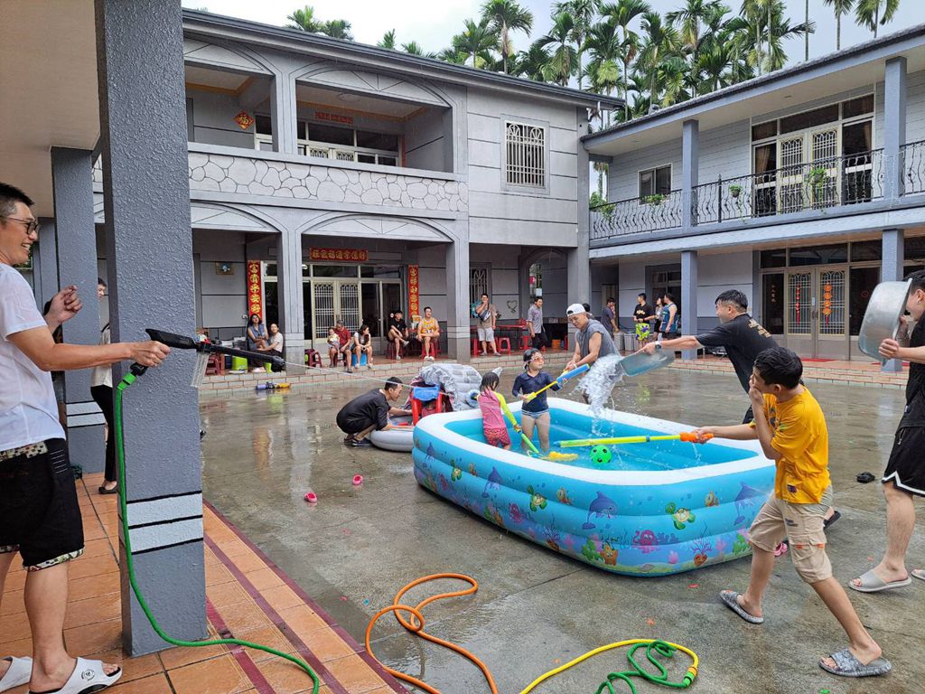 寬敞中庭好玩樂